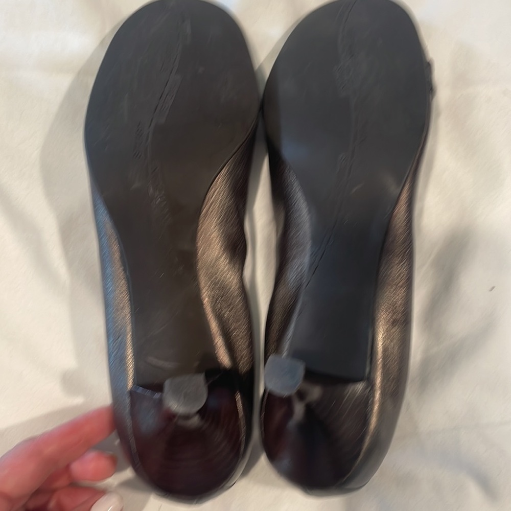 Shoes - Picture 2 of 4